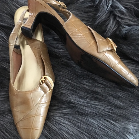 Shoes - Picture 2 of 4